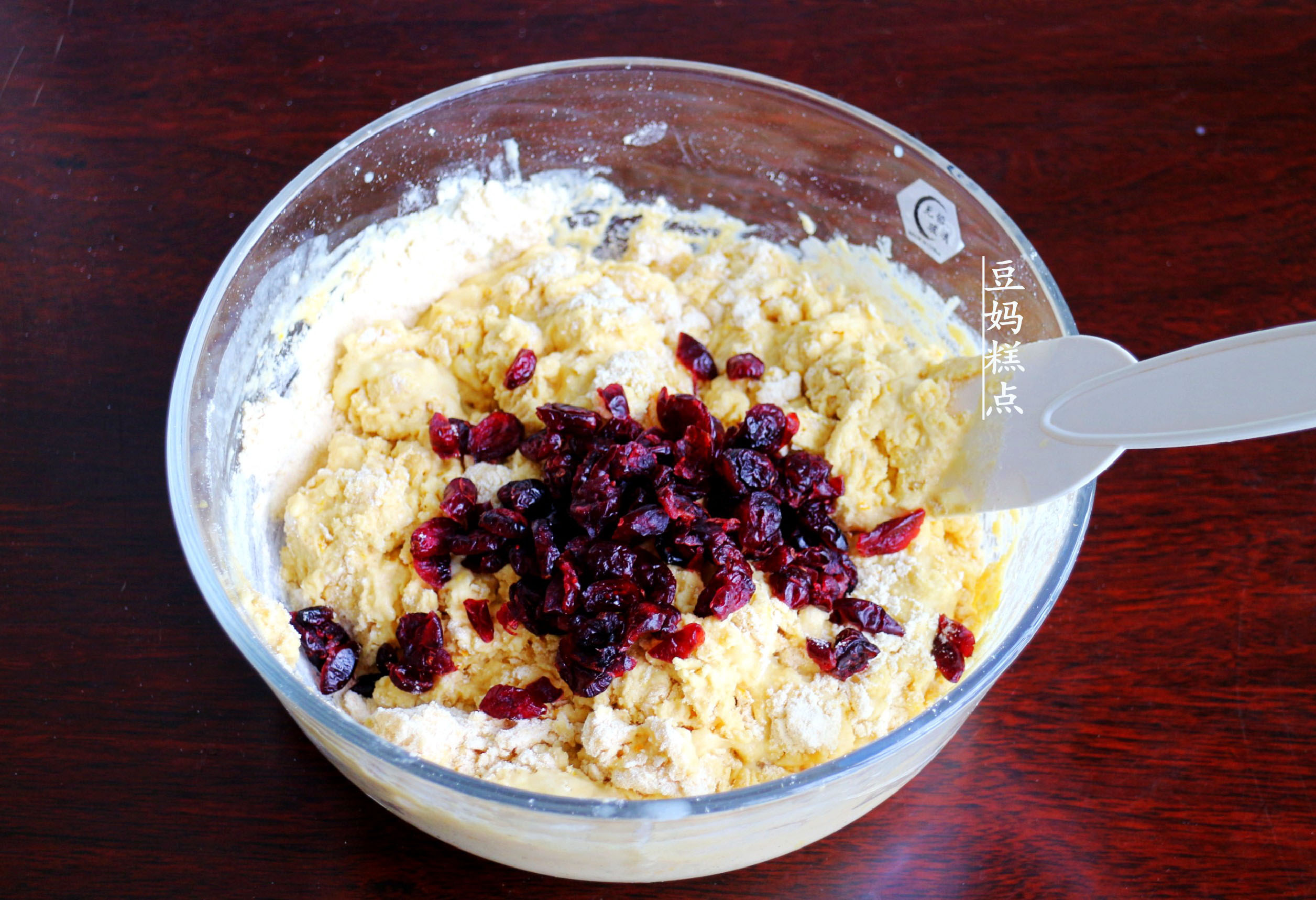 简易无油无糖面包不用揉面,低糖低油又松软的懒人面包