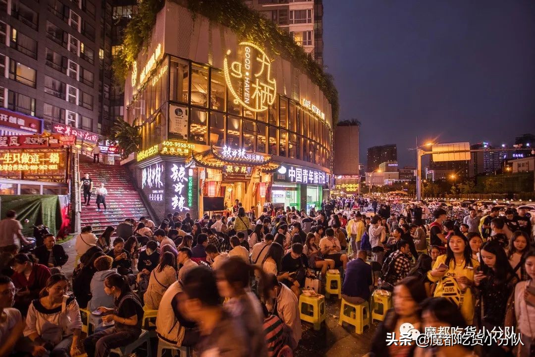 排队归排队，这店名你念的对吗？