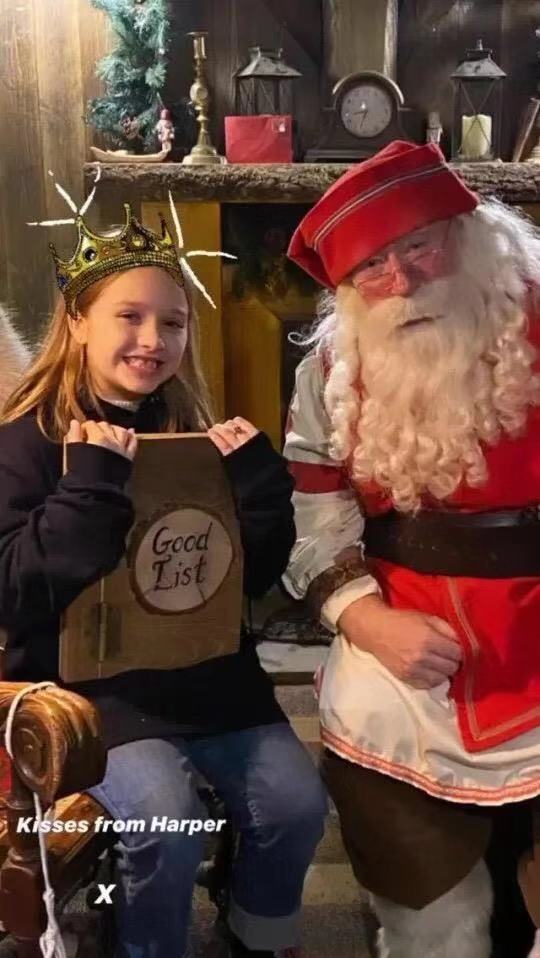 贝嫂单手抱小七,贝嫂庆生小七