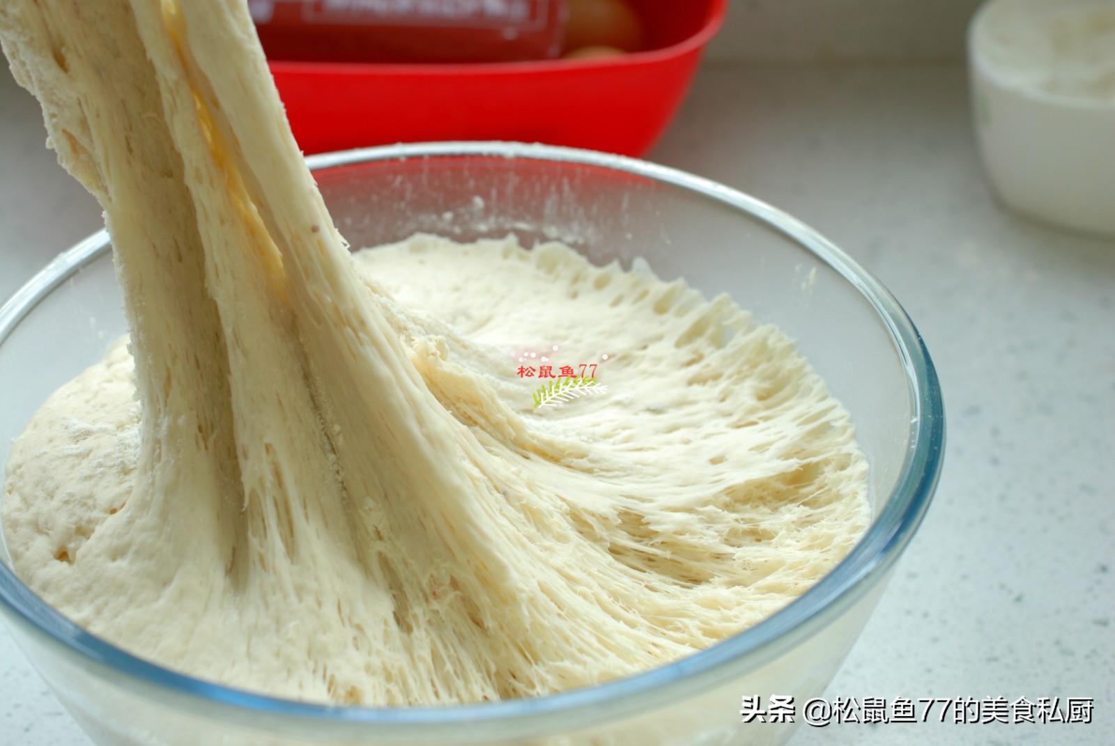 2杯酸奶1个鸡蛋1个火腿,1杯酸奶