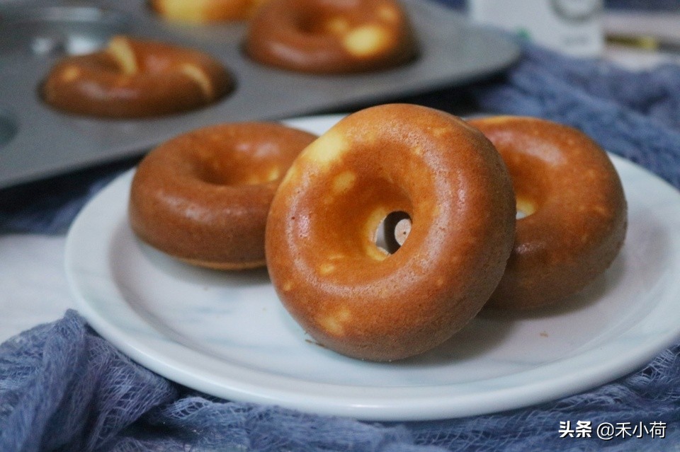 制作懒人快手枣碎小蛋糕,超完美快手戚风蛋糕6寸的做法