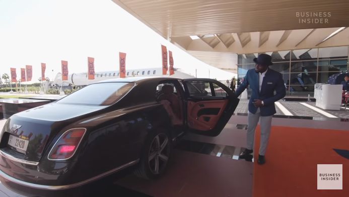 迪拜机场豪华VIP私人候机楼,还可试驾布加迪威龙,简直壕气冲天