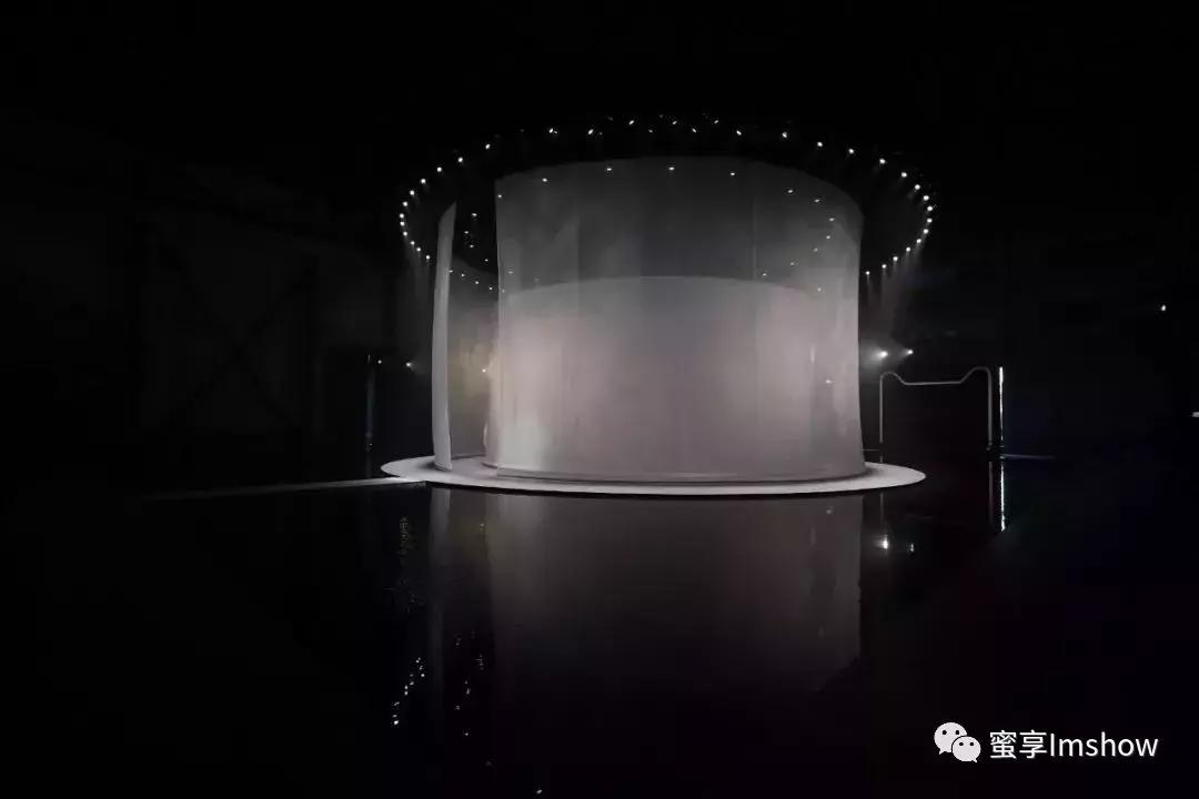 massimodutti类似男装品牌,massimodutti和zara有什么关系