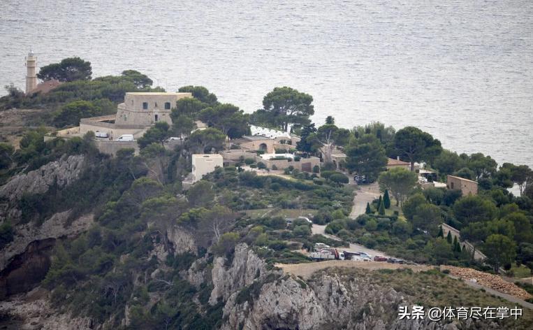 纳达尔本土复出马德里赛顺利晋级,皇马官方祝贺纳达尔