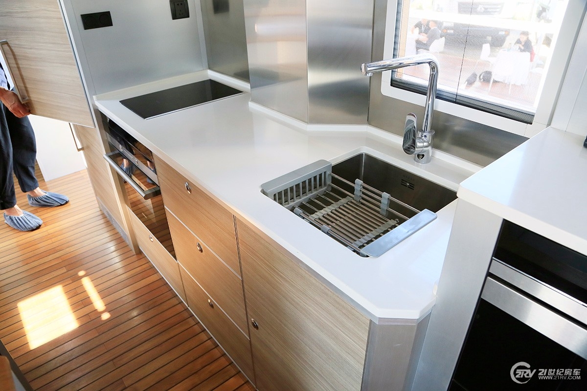 诺马迪森房车100万以内,1300万诺马迪森越野房车旅游