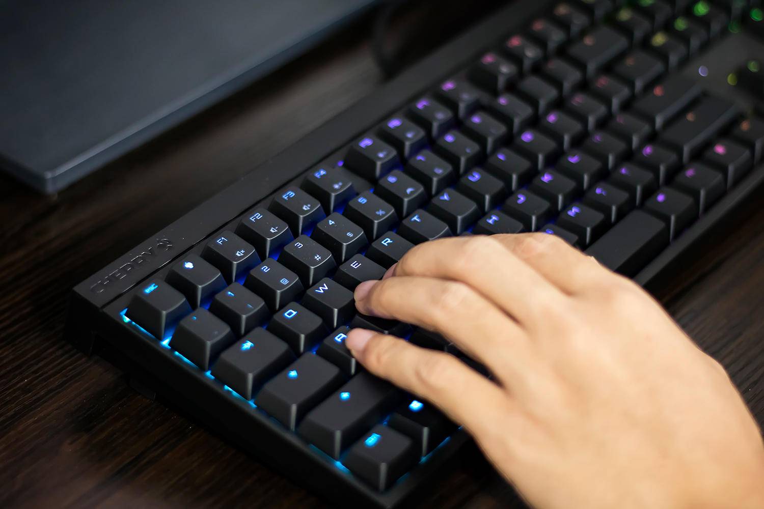 樱桃mx2.0和mx1.0键盘有什么区别,樱桃mx2.0s机械键盘