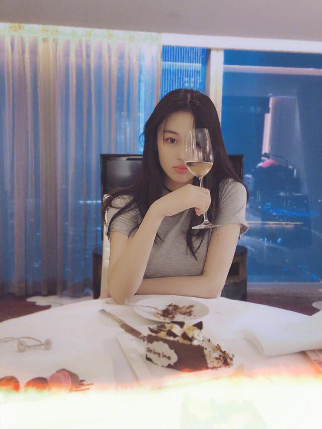 张馨予被骗完整版,如何看待张馨予找代购被骗一事