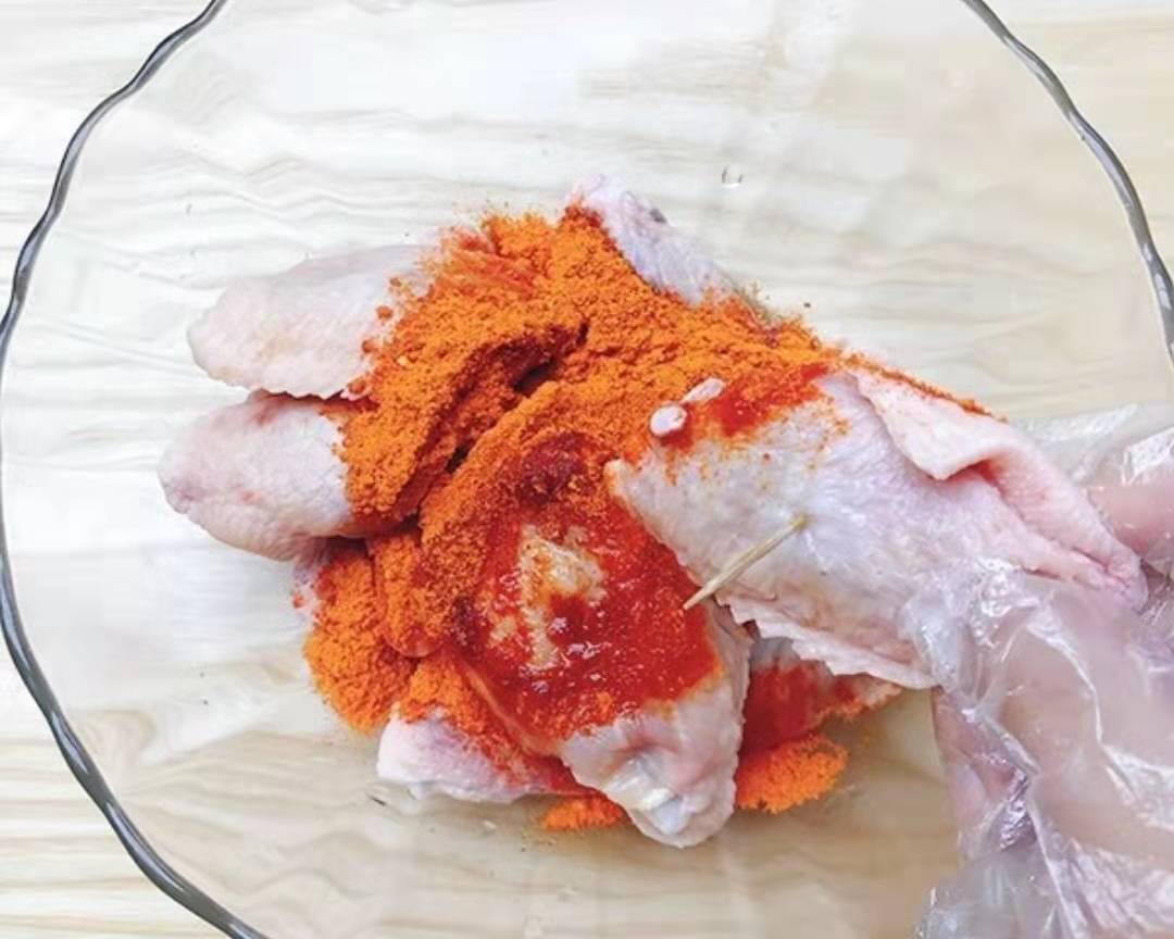 超级简单的奥尔良鸡翅懒人适用,1分钟学会做奥尔良烤鸡翅