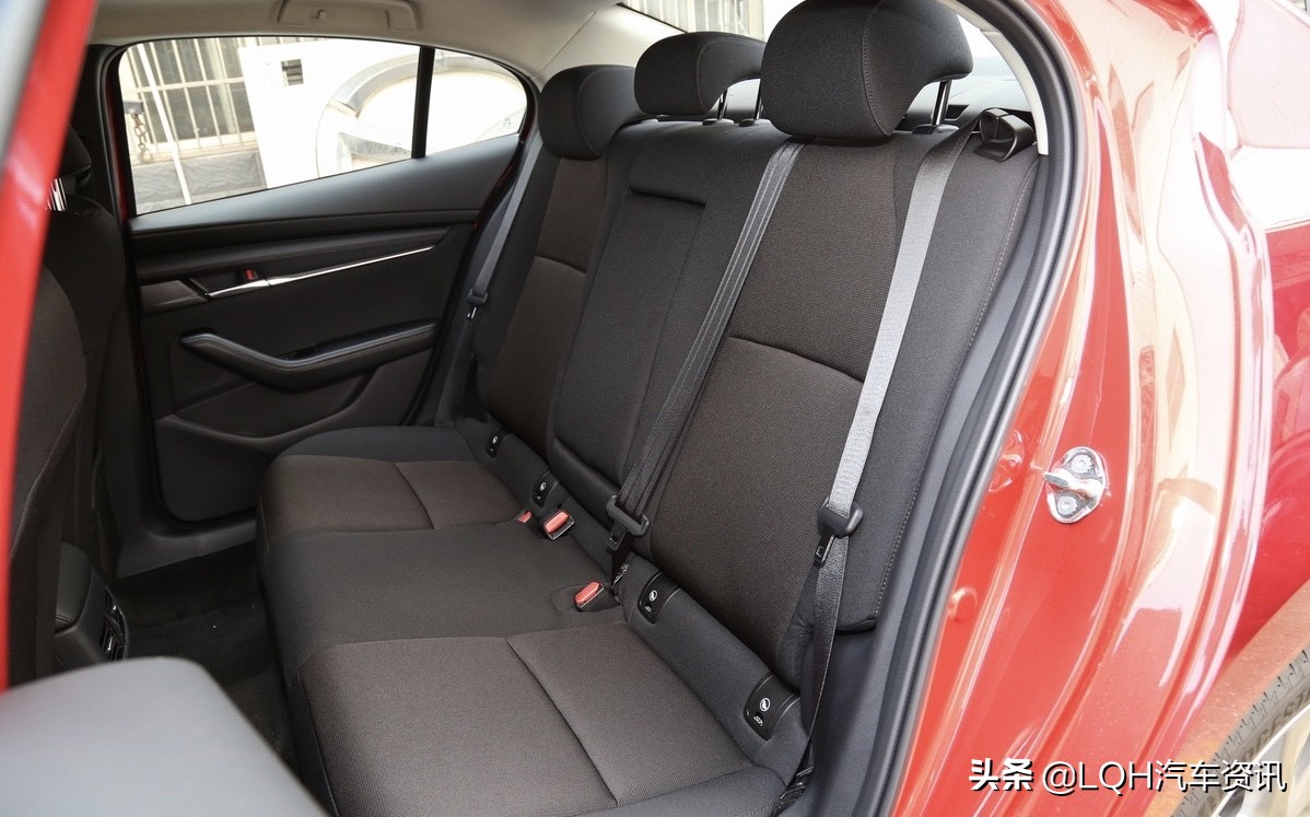 9.99万昂克赛拉可以自己加的配置,5万2千8的昂克赛拉