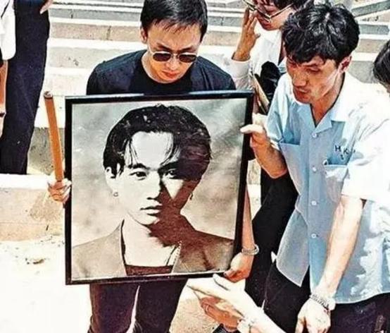 不朽传奇黄家驹完整版,千古绝唱的歌曲黄家驹