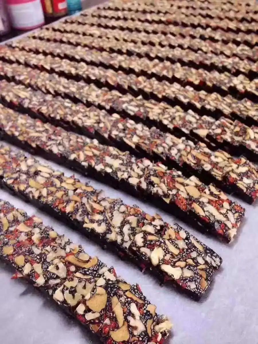 240克阿胶可以熬制多少阿胶糕,手工熬制的阿胶糕保质期一般多久