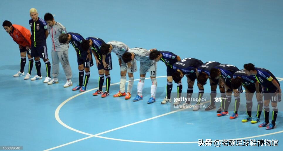 日本人从巴西挖来过气品牌,包装成时尚足球潮牌成功杀入中国市场