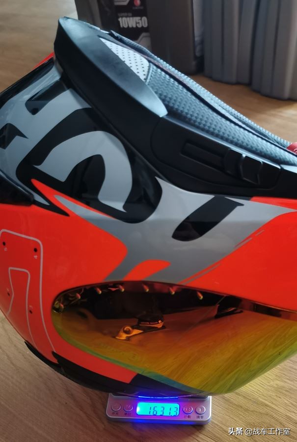 百元级头盔测评,风噪低的千元头盔