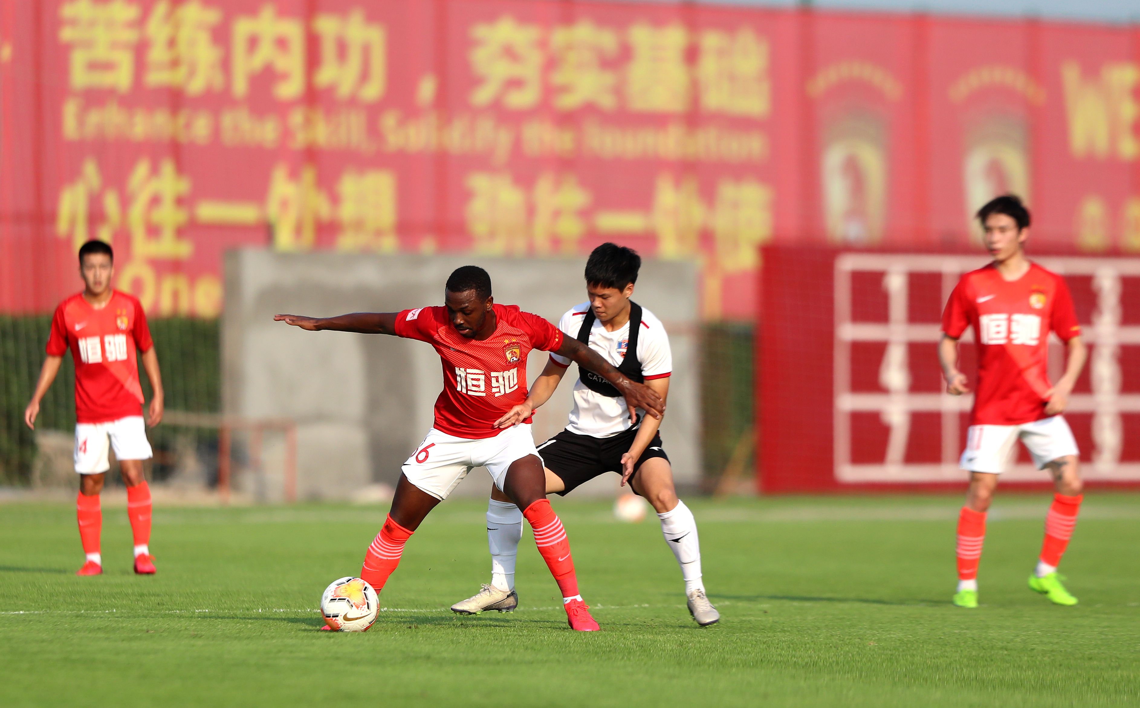 恒大vs梅州客家热身赛图片,广州恒大足校vs鹿岛鹿角第二回合
