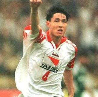 意甲9冠王沉沦14场0胜沦为倒数,法甲10冠王沉沦