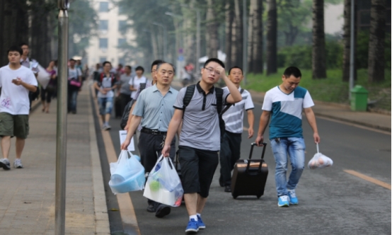 读三本还有救吗,普通家庭读三本还是大专