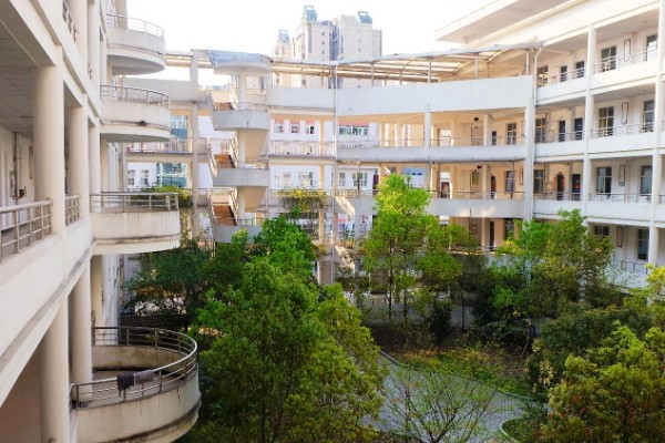 巴中市第四中学西华山春游,春游高一