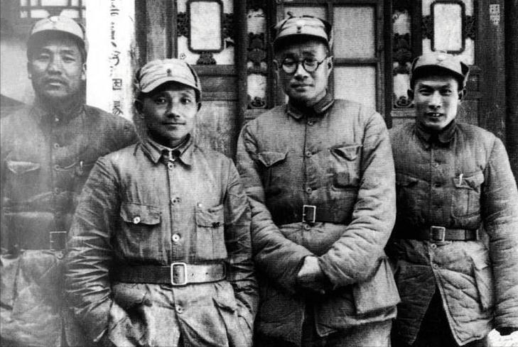 55年我国实行军衔制，*小平邓**在元帅中能排第几？两份名单揭晓答案