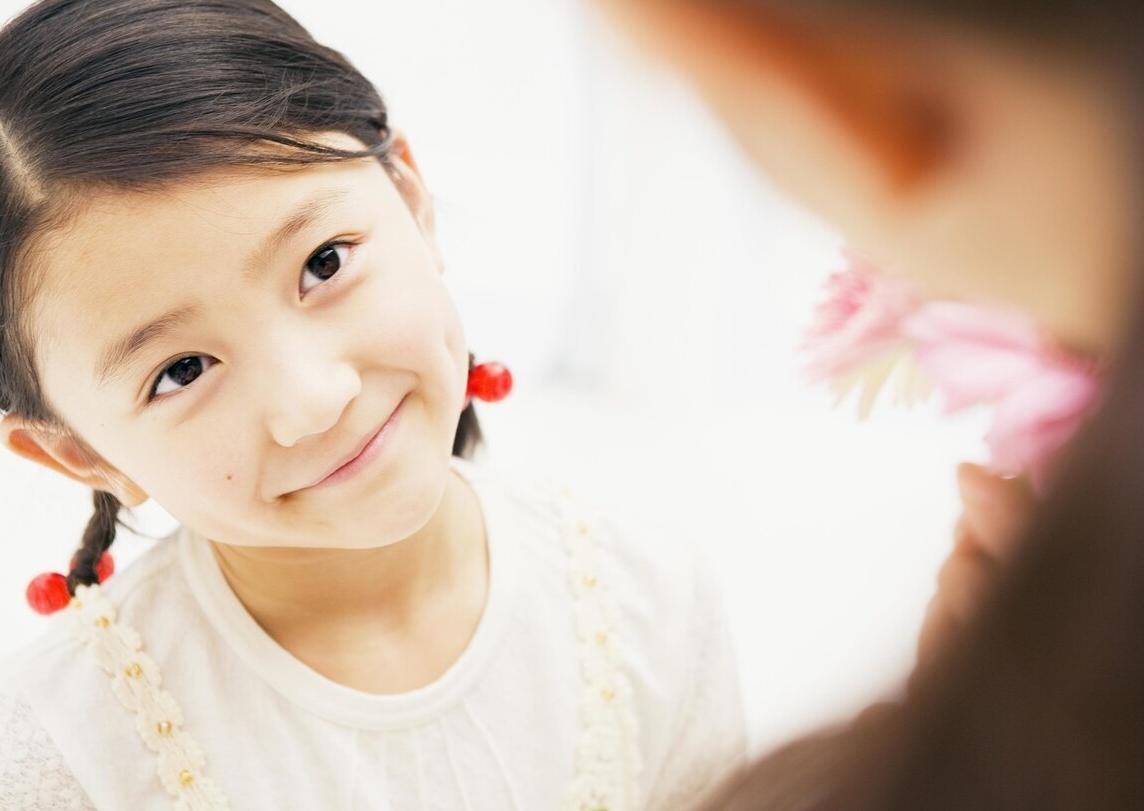 你怕生俩儿子养不起,其实头胎是女儿的妈妈更害怕生二胎