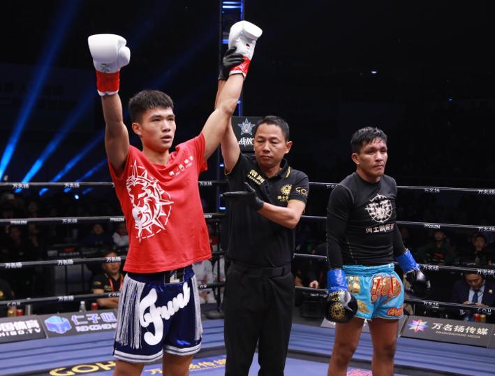 大东翔石帅的偶像邱建良,邱建良高扫腿