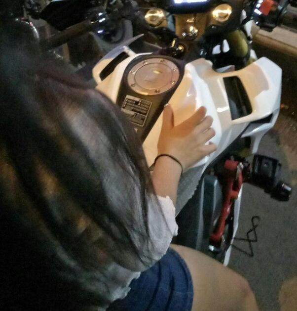 本田cb190r漏油解决方法,本田cb190r暴风眼前避震漏油