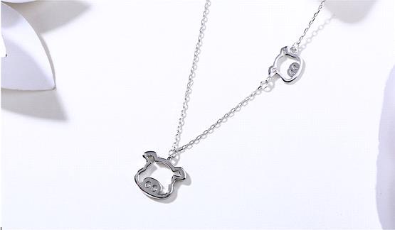 三叶草和四叶草的项链哪个寓意好,四叶草应该配什么项链