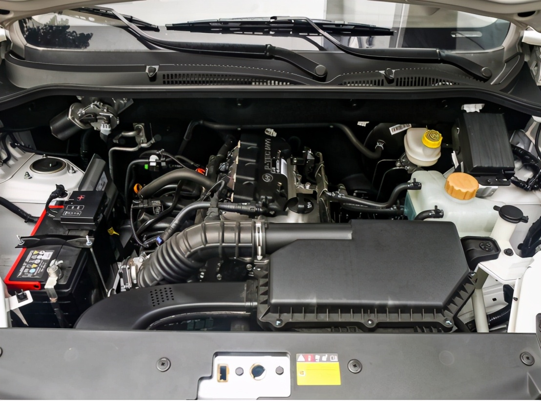 通用五菱宏光s,新五菱宏光s怎么样