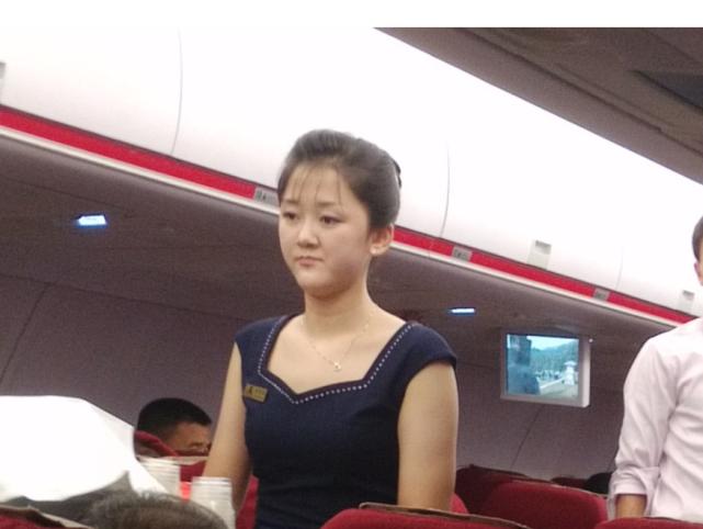 朝鲜民众在国营单位上班,朝鲜人民工作装