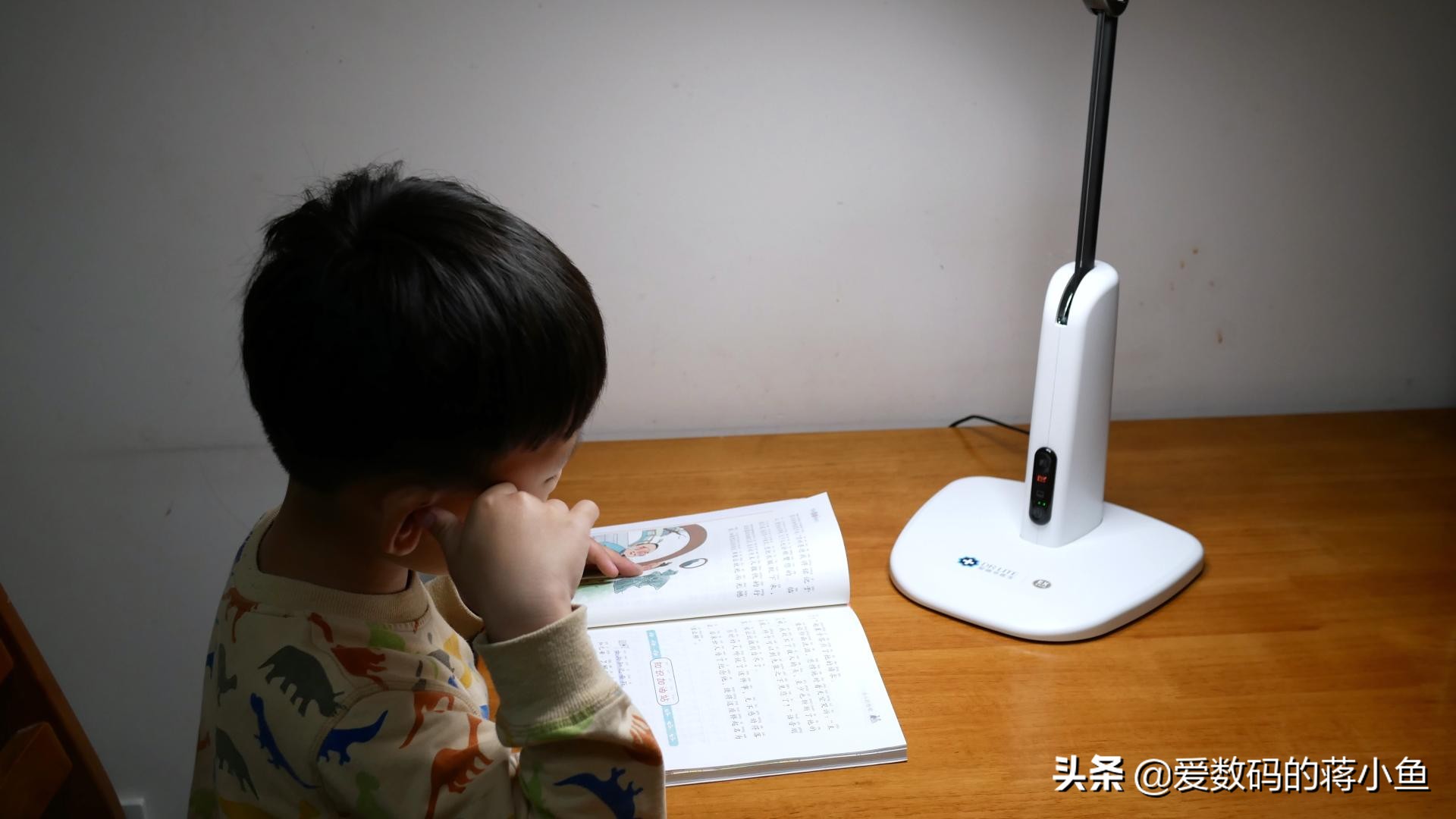 好视力护眼灯最全测评,爱德华天使之光专科版