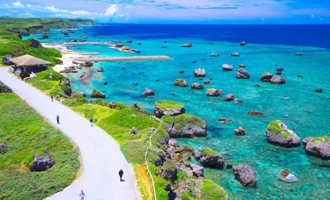 恋恋冲绳丨有一种海水的蓝，叫做“果冻蓝”