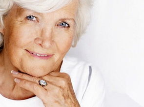 60岁外阴痒腥臭味是哪种炎症,五十岁外阴瘙痒分泌物呈深褐色