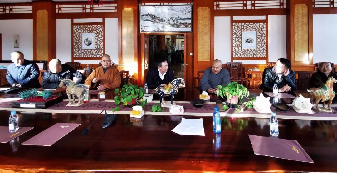 圣境资讯|五台山管委会与佛协领导在春节前看望老法师