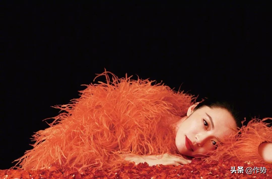 《都挺好》里，苏明玉至少穿得“都挺好”！