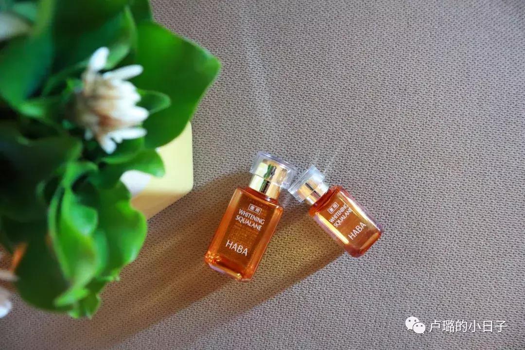 短期旅行必备化妆包是什么,出门手提袋便携女时尚化妆包