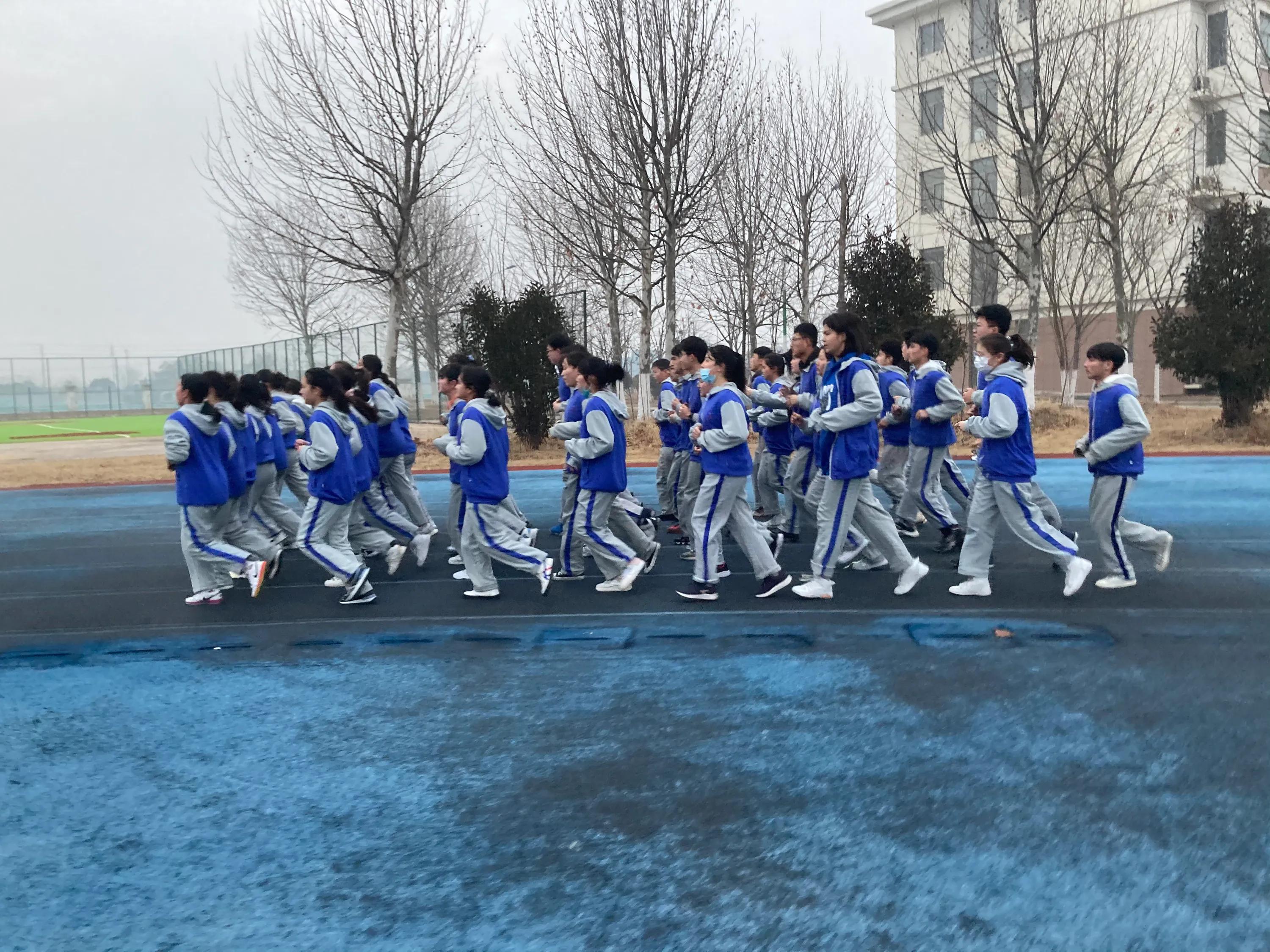 No.166（01-31）跑操全到状态好 阅读讲解善思考