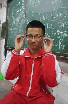 搞笑gif趣图妹子你的内心太强大了,搞笑gif越来越搞不懂现在的女生了