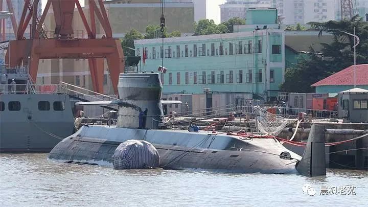 苍龙级潜艇指挥塔高度,潜艇指挥塔内部