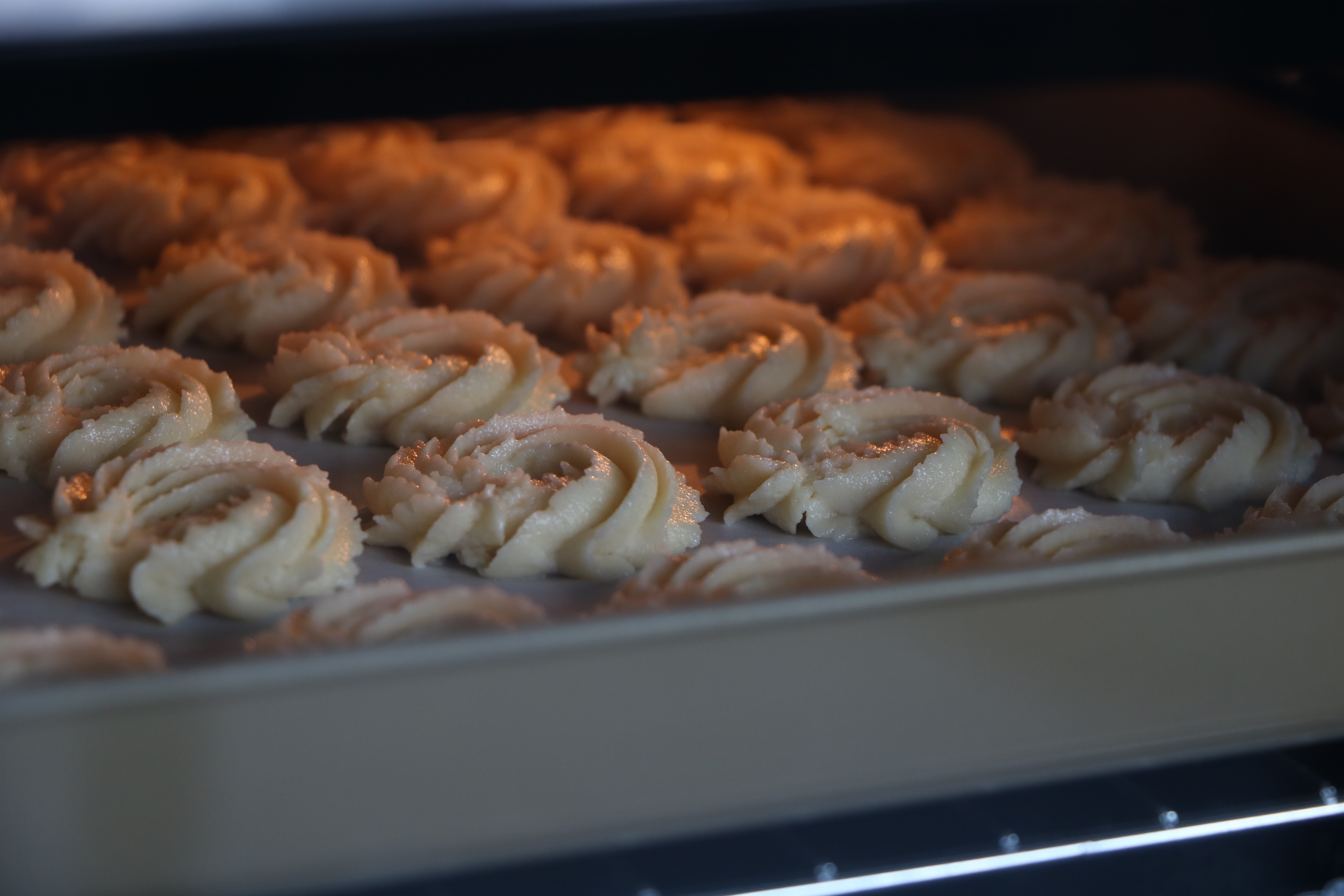 简单曲奇饼干做法不用低筋面粉,怎么做简单又方便懒人的曲奇饼干