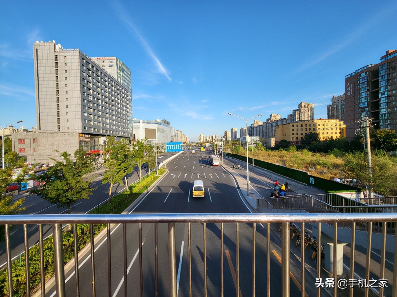 最新款三星折叠屏手机galaxy,三星折叠手机galaxyzfold35g