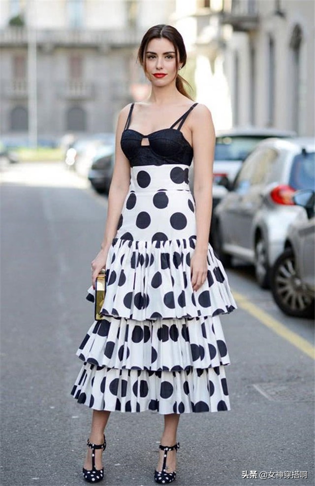 今年最流行的裙子a字裙,a字裙今年流行的爆款女装