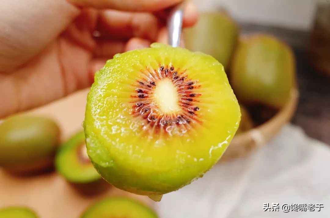 满满的维c是秋季最佳的水果,秋冬干燥建议多食应季水果