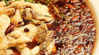 在“卡通乐园”吃“瘦瘦鱼”，一份大过脸盆，居然不到50元