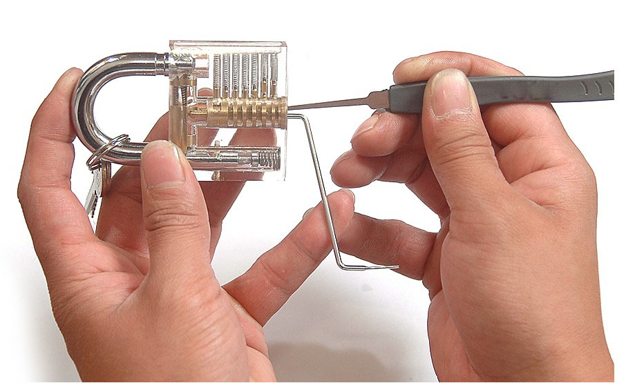 专业开锁都是怎么学来的,专业开锁师傅是怎样把锁打开的