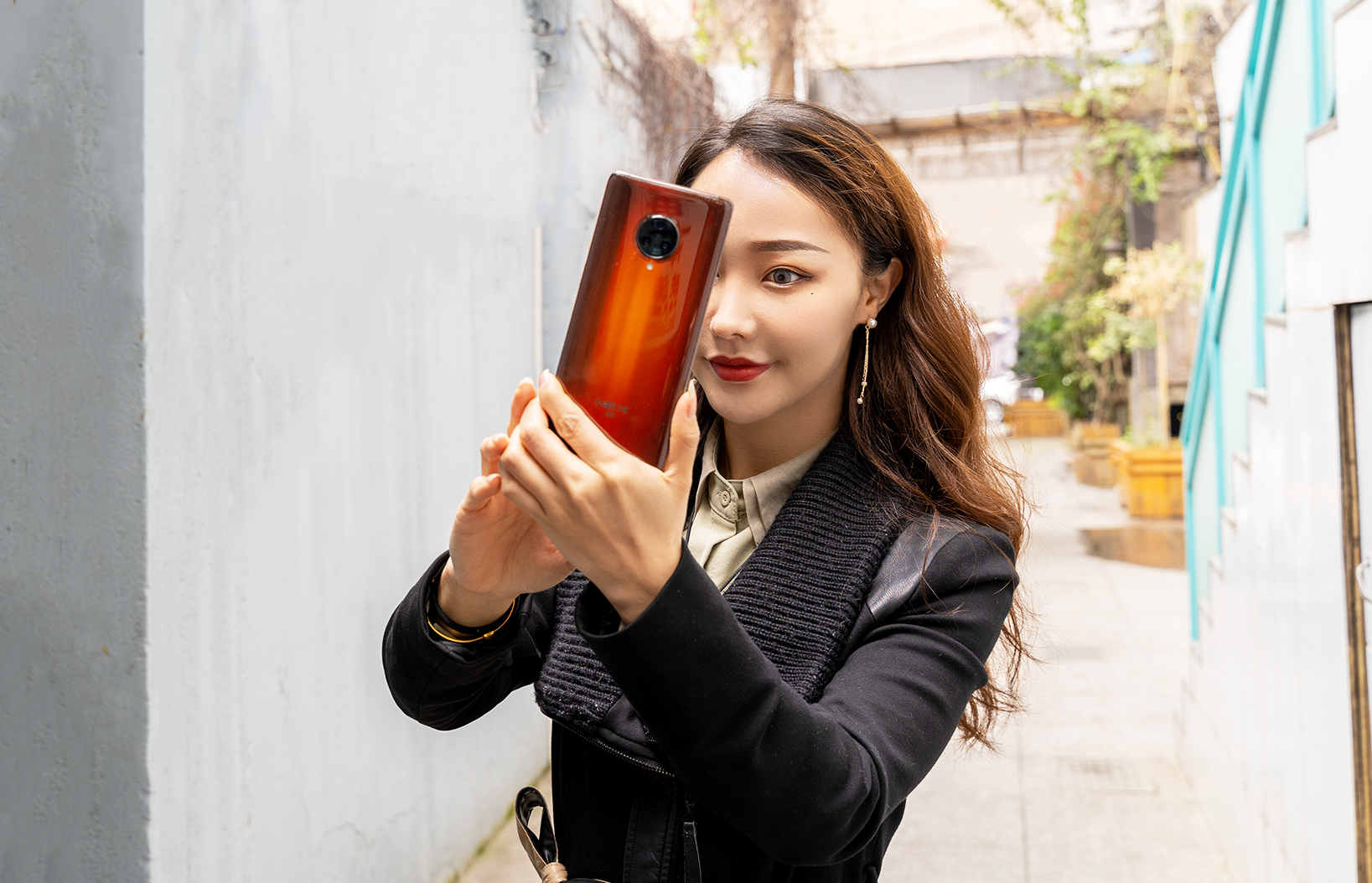 vivonex3搭载骁龙865,vivonex3s瀑布屏观感对比