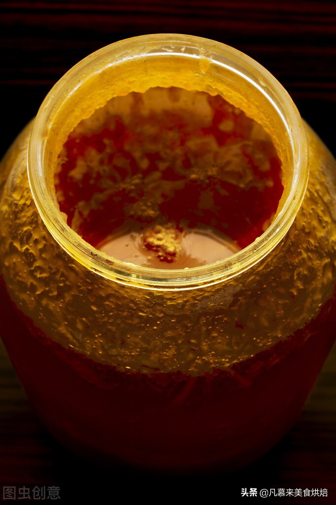 怎么判断蜂蜜是真蜂蜜还是假蜂蜜,蜂蜜放进冰箱里凝固了是真蜂蜜吗