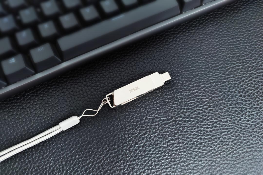 打工人的秘密*器武**，双口设计+手机扩容，SSK飚王U盘新品体验