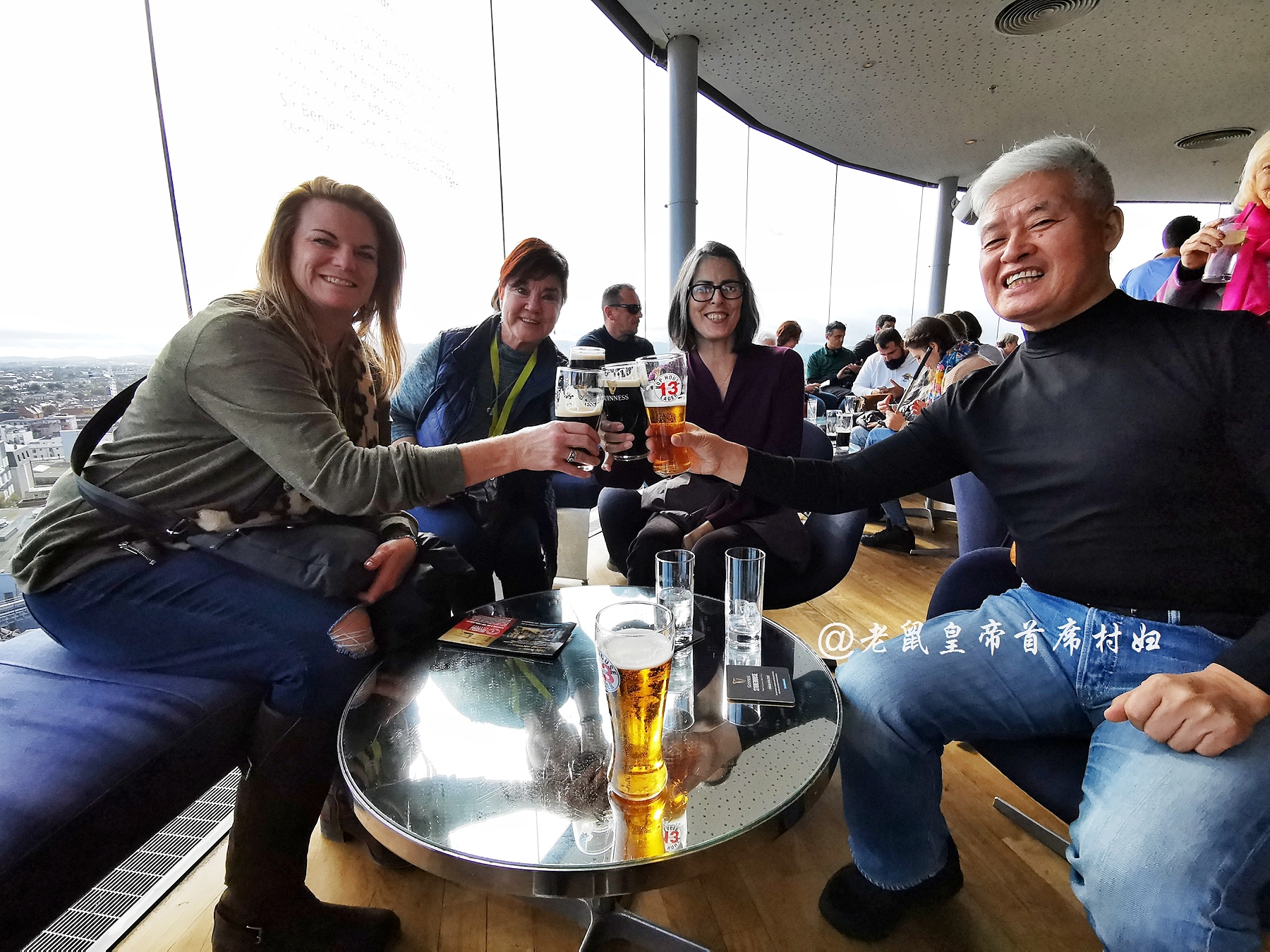 剑桥数学老师加盟，一杯黑啤含3000万泡泡，养活首都三分之一人口