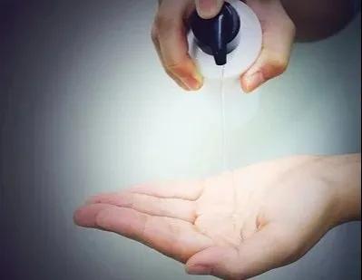 洗了一辈子头发，你可能第一步起就做错了！难怪脱发、毛躁、油头