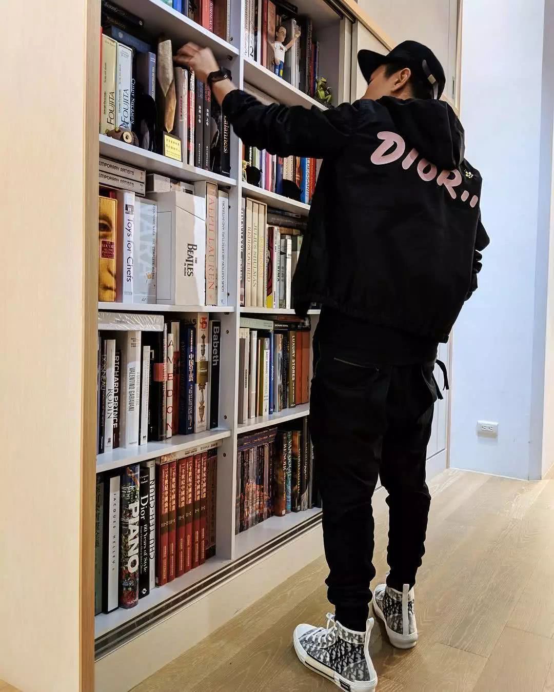 不想撞衫怎么穿好看,不想撞衫穿什么跑鞋