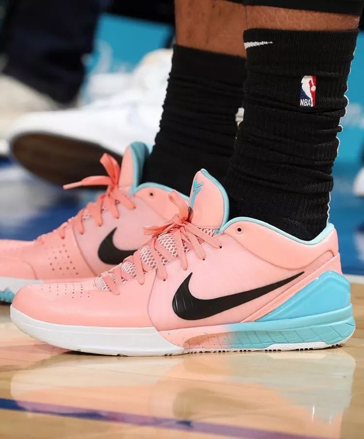 詹姆斯21代篮球鞋nba球员上脚,nba球星上脚球鞋詹姆斯18low